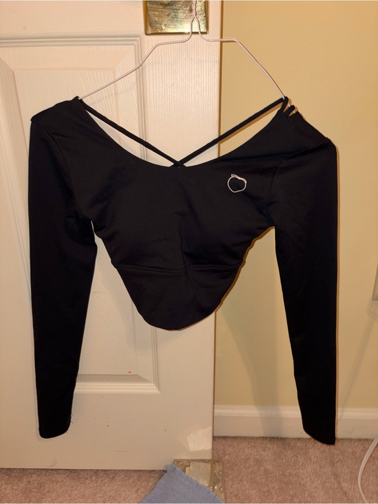 Peachy Bunz Tops - *BRAND NEW* Peachy Bunz Women’s Small Black Long Sleeve Crop Top